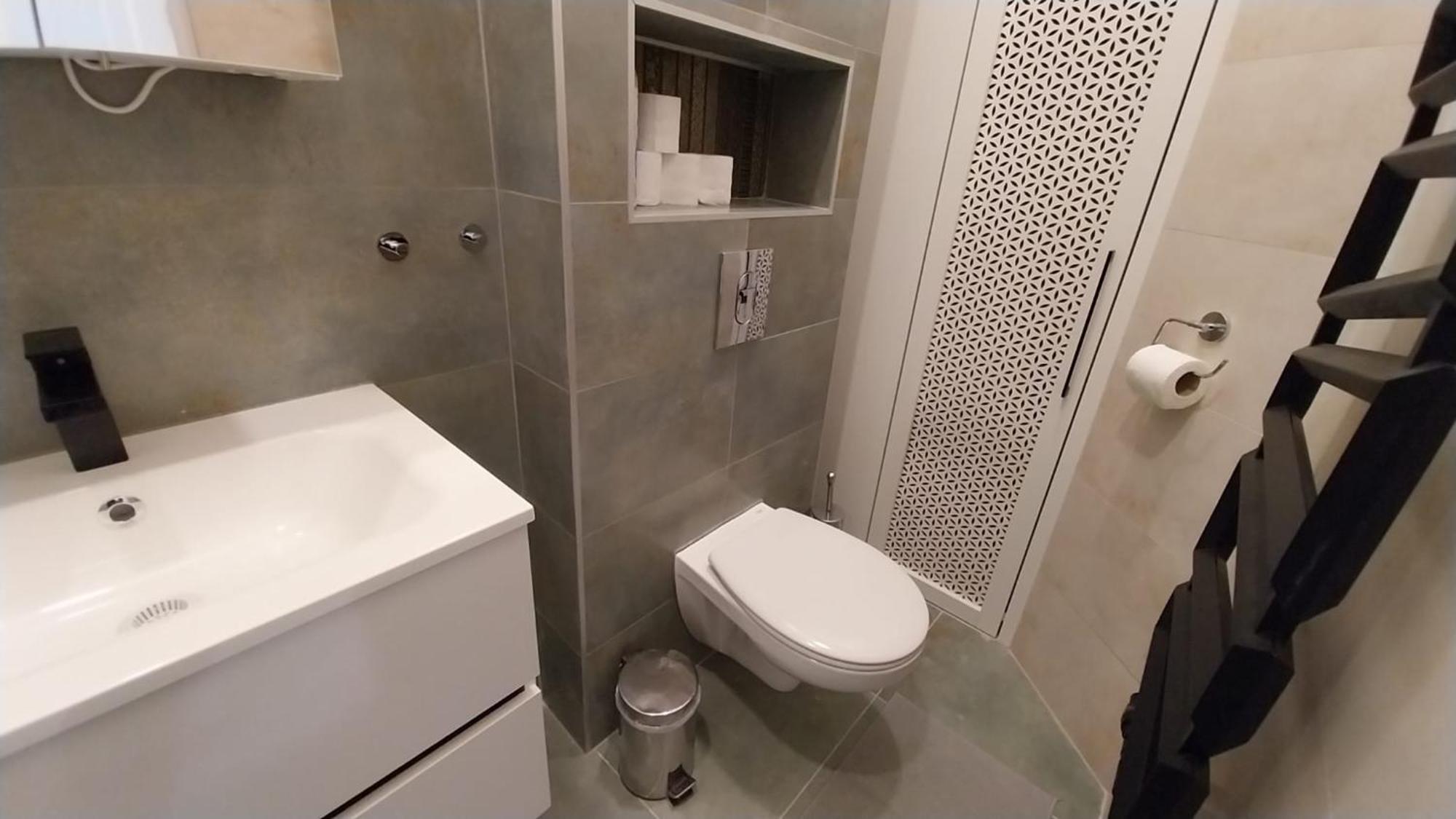 Szekely Apartment Near Deak Ferenc Square With Free Parking In Garage Budapeste Exterior foto