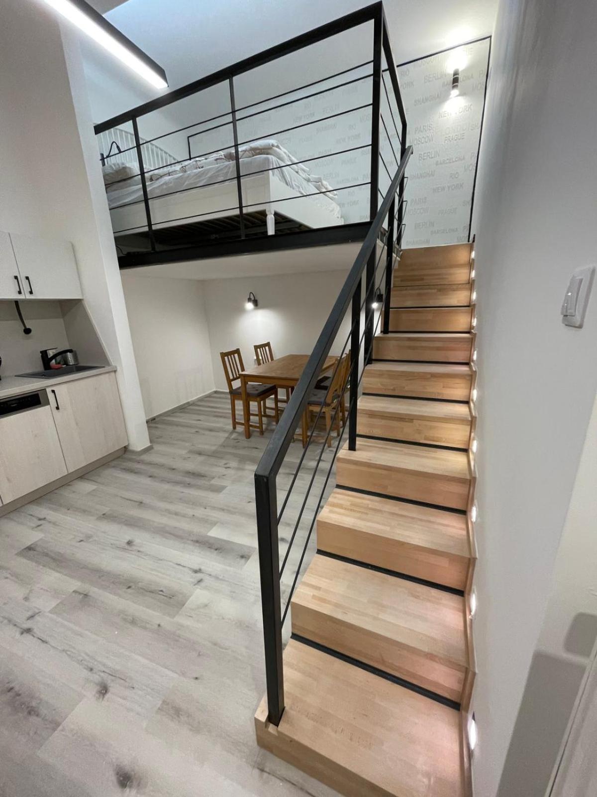 Szekely Apartment Near Deak Ferenc Square With Free Parking In Garage Budapeste Exterior foto